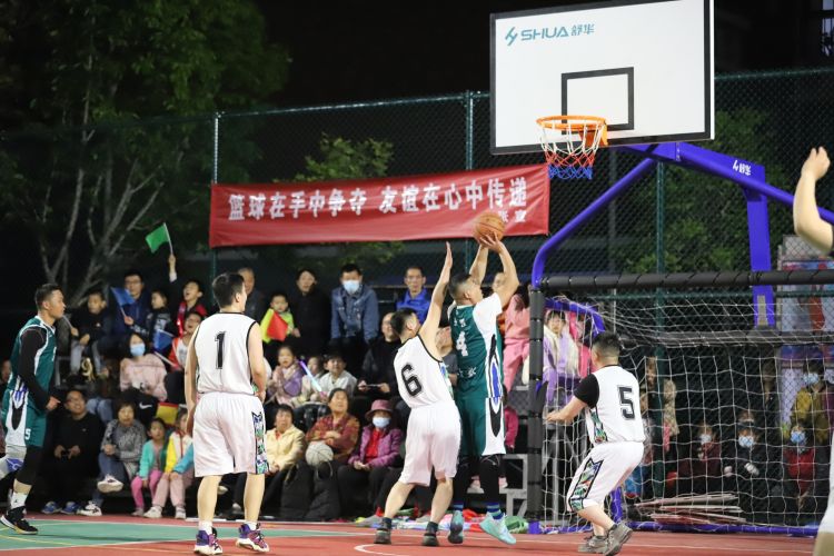 比击败了尼