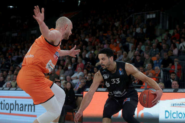 激烈而精彩 激烈而精彩