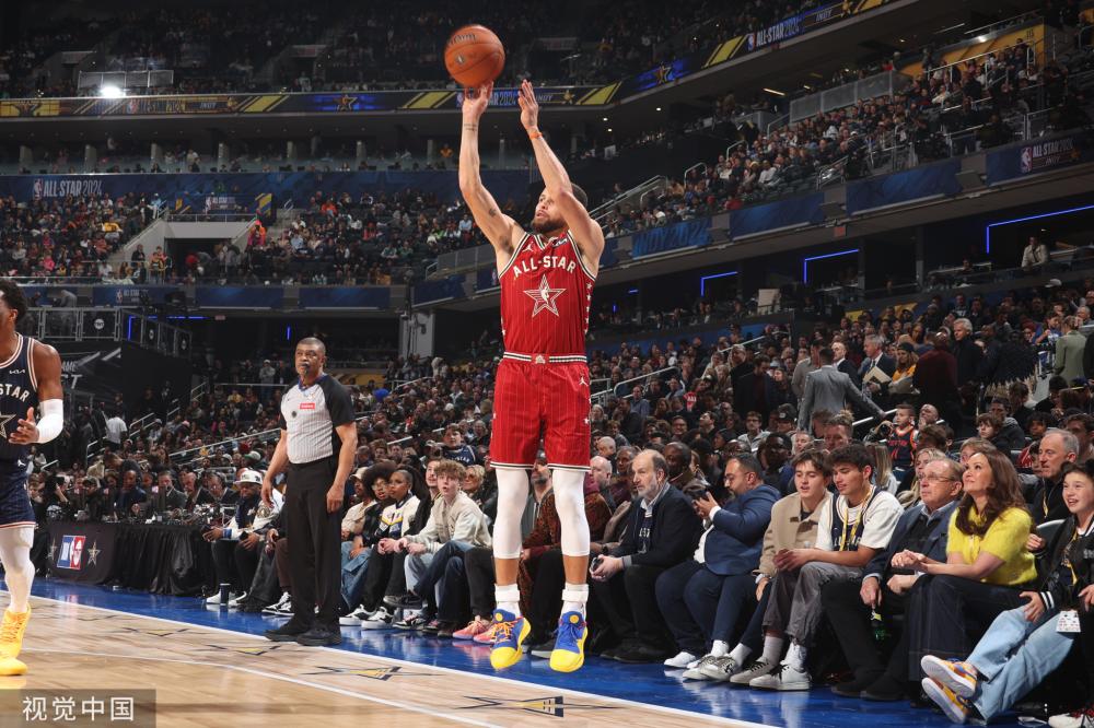 她凭借出色 她凭借出色